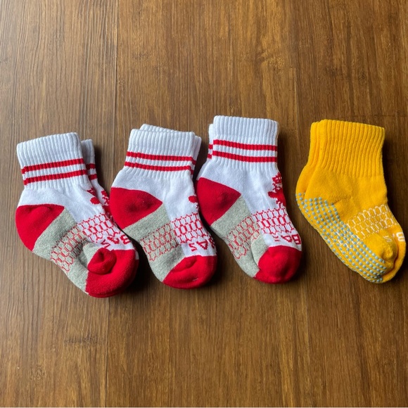 BOMBAS Socks Toddler Kid 4 PAIR Yellow Gripper Red White Crew NEW Kids Youth Boy - Picture 2 of 9